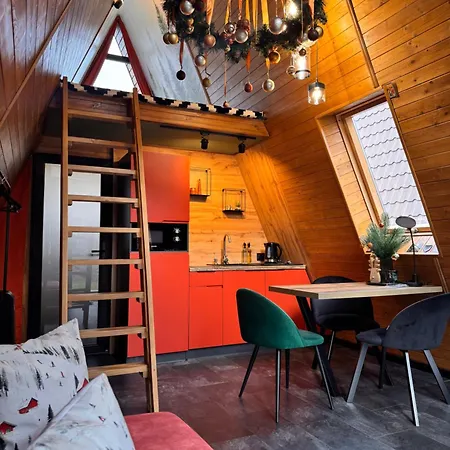 A-frame-hub з форелевою риболовлею