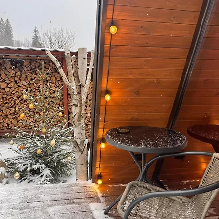 A-frame-hub з форелевою риболовлею Slavske